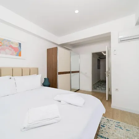 Central And Modern Apartment Near Popular Attractions In Muratpasa, Antalya Apartment *