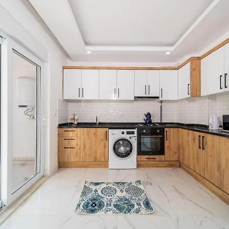 Central And Modern Apartment Near Popular Attractions In Muratpasa, Antalya Apartment *