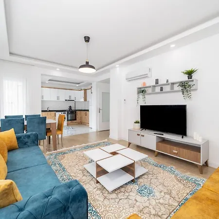 Central And Modern Apartment Near Popular Attractions In Muratpasa, Antalya Apartmán